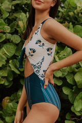 2026 Women's Sexy Cut-Out One-Piece Swimsuit with Twist Detail
