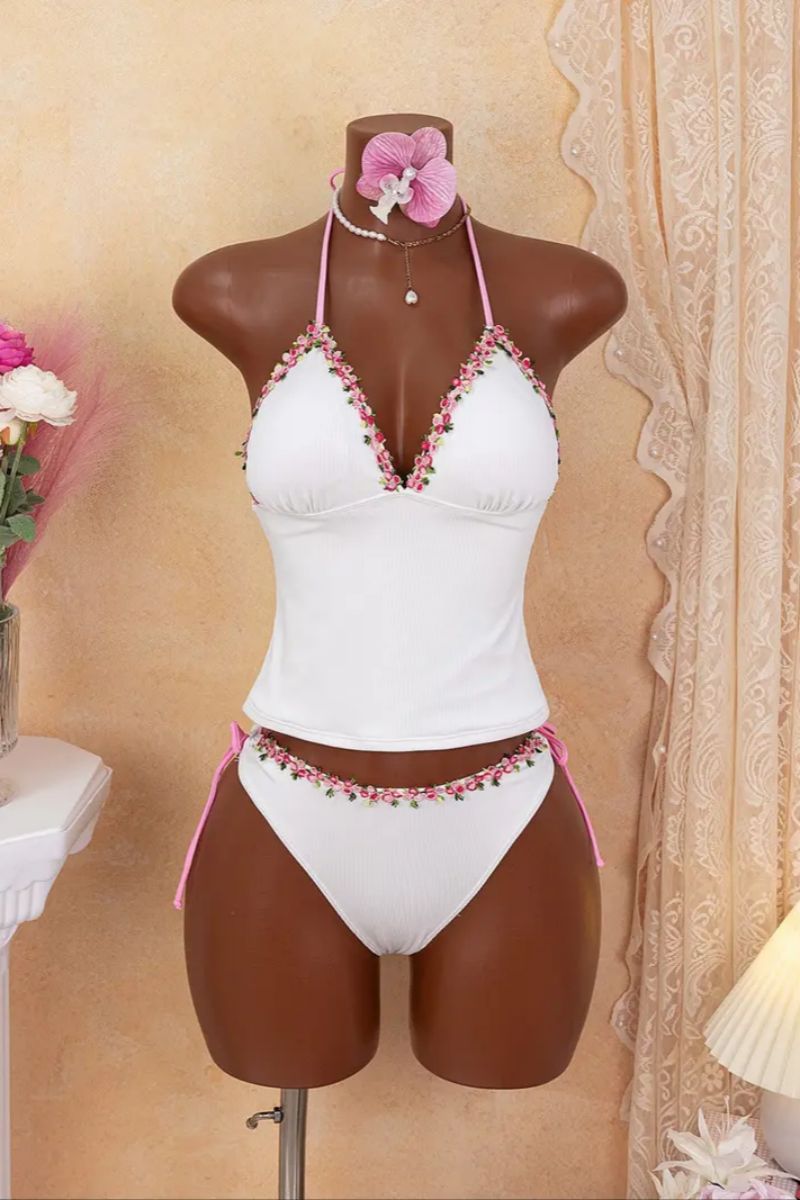 2026 Women's Stylish Two-Piece Tankini Swimsuit with Solid Color and Floral Lace Paneling